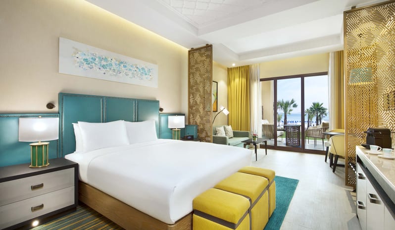 middle-east-holidays-ras-al-khaimah-doubletree-by-hilton-resort-spa-marjan-island-hotel-bay-club-beach-room-with-beach-access